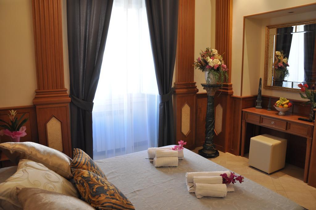 Rome Imperial Crown Apartment Bilik gambar