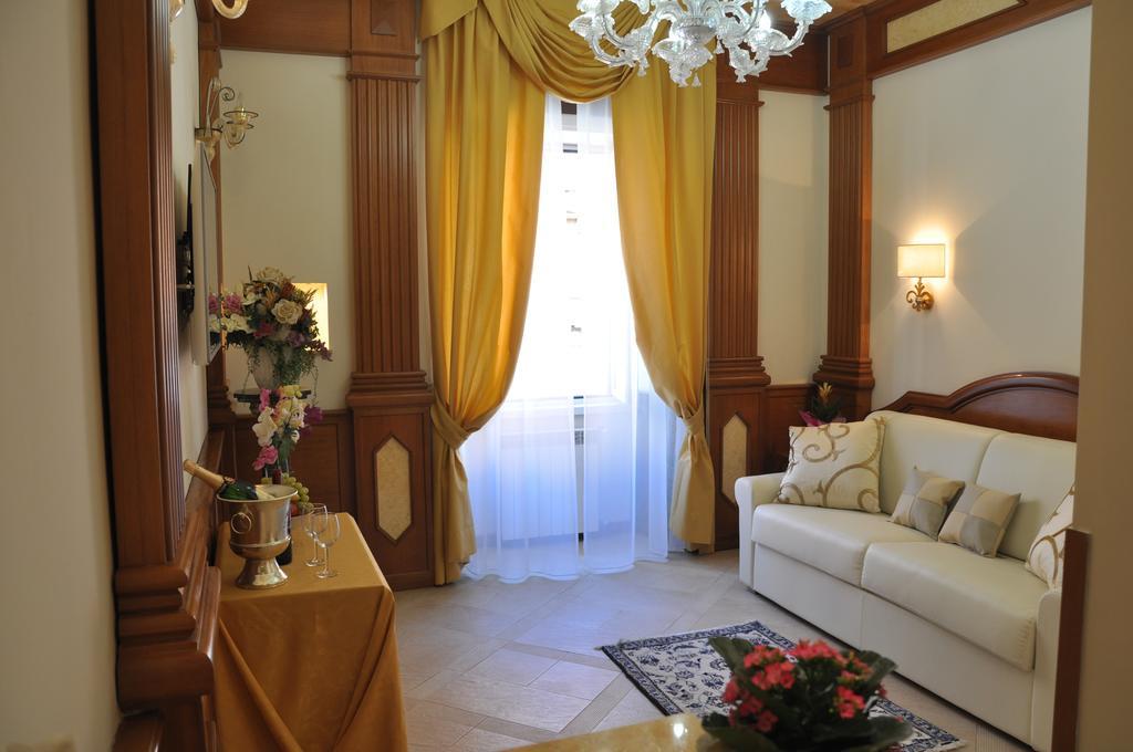 Rome Imperial Crown Apartment Bilik gambar